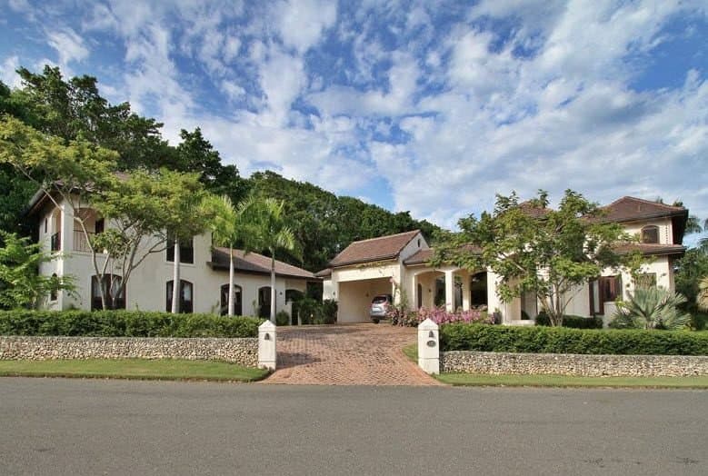 Villa Coralina for Sale | Sea Horse Ranch Guest House - Image 1