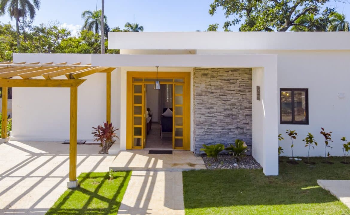 For Sale in Casa Linda Beautiful Villa SUNSEEKER | BuyDRProperty - Image 3