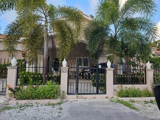Exclusive 7 BR villa - Costa Bavaro - Image 1