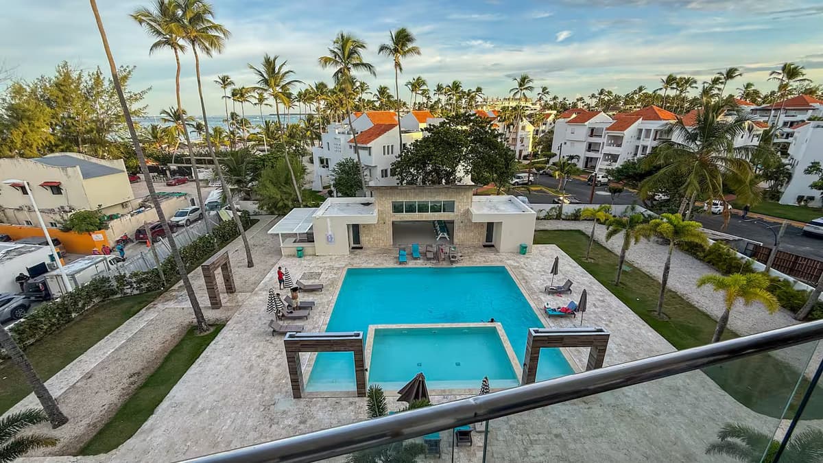 Beachside Bliss – Ocean View Condo, Los Corales Beach - Image 5