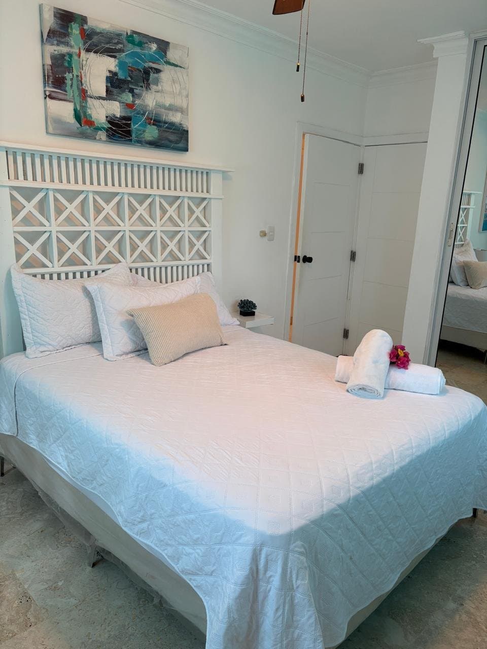 Spacious 4 BR townhouse, move-in or rental ready, just minutes walking to the beach – Los Corales - Image 5
