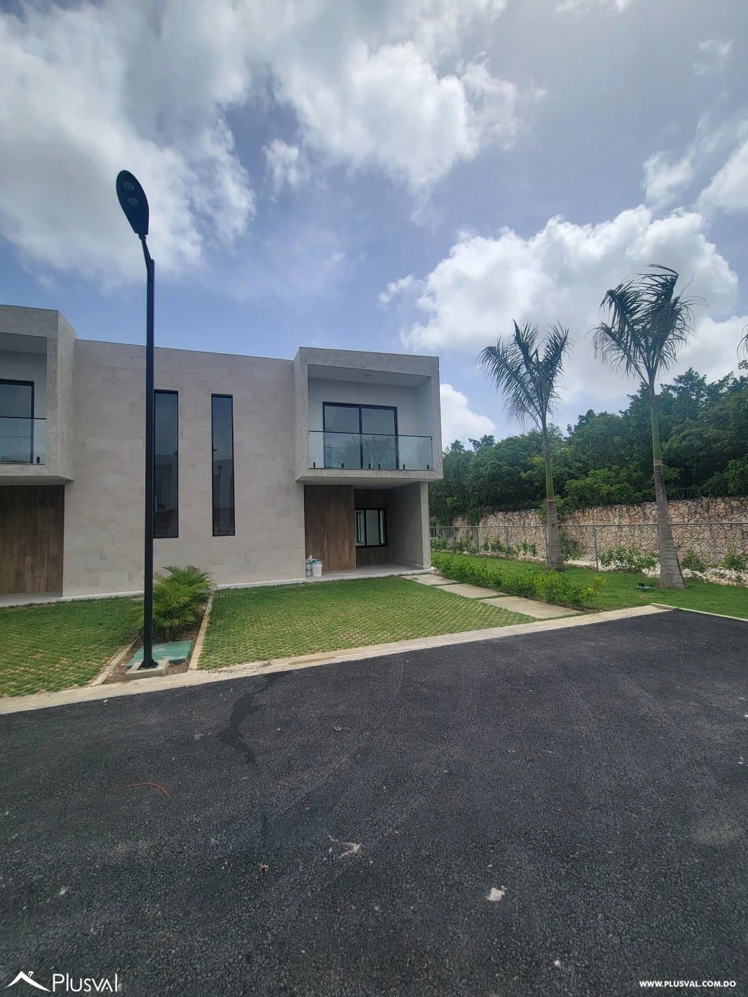 Venta de Casa con piscina de 3 habitaciones en La Senda VistaCana - Image 3