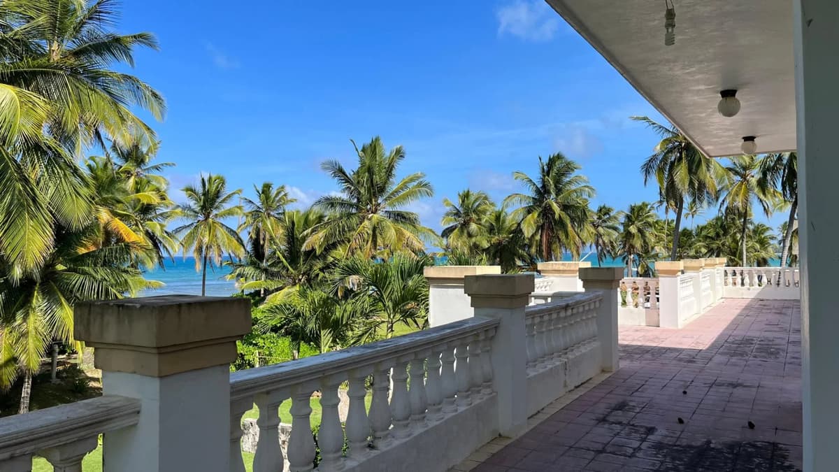Shore Palace extravagant 8 BR beach front villa - Uvero Alto - Image 1