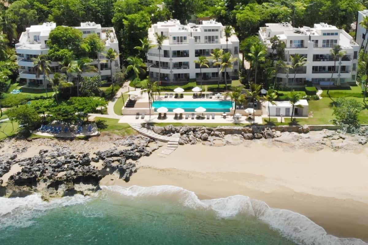 Infinti Blu 2 Bedroom Garden Condo For Sale