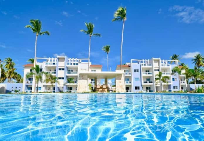 Sol Tropical spacious two-level penthouse just minutes walking to the beach – El Cortecito