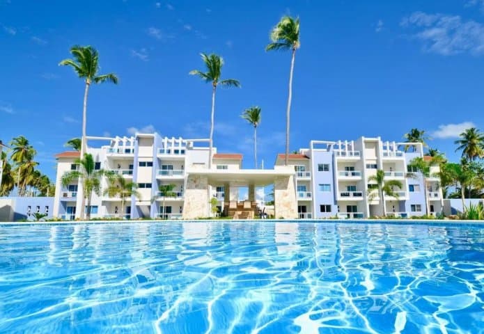 Sol Tropical spacious two-level penthouse just minutes walking to the beach – El Cortecito - Image 1