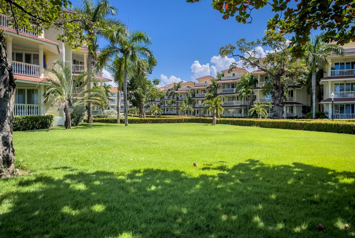 Stunning 3 Bedroom Oceanfront Condo In Sosua For Sale - Image 2