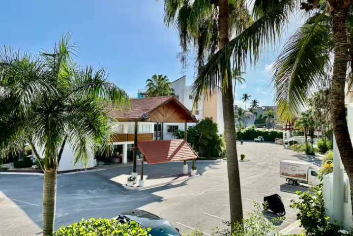 Playa Turquesa beautifully furnished 1 BR condo, move-in or rental ready - El Cortecito - Image 2