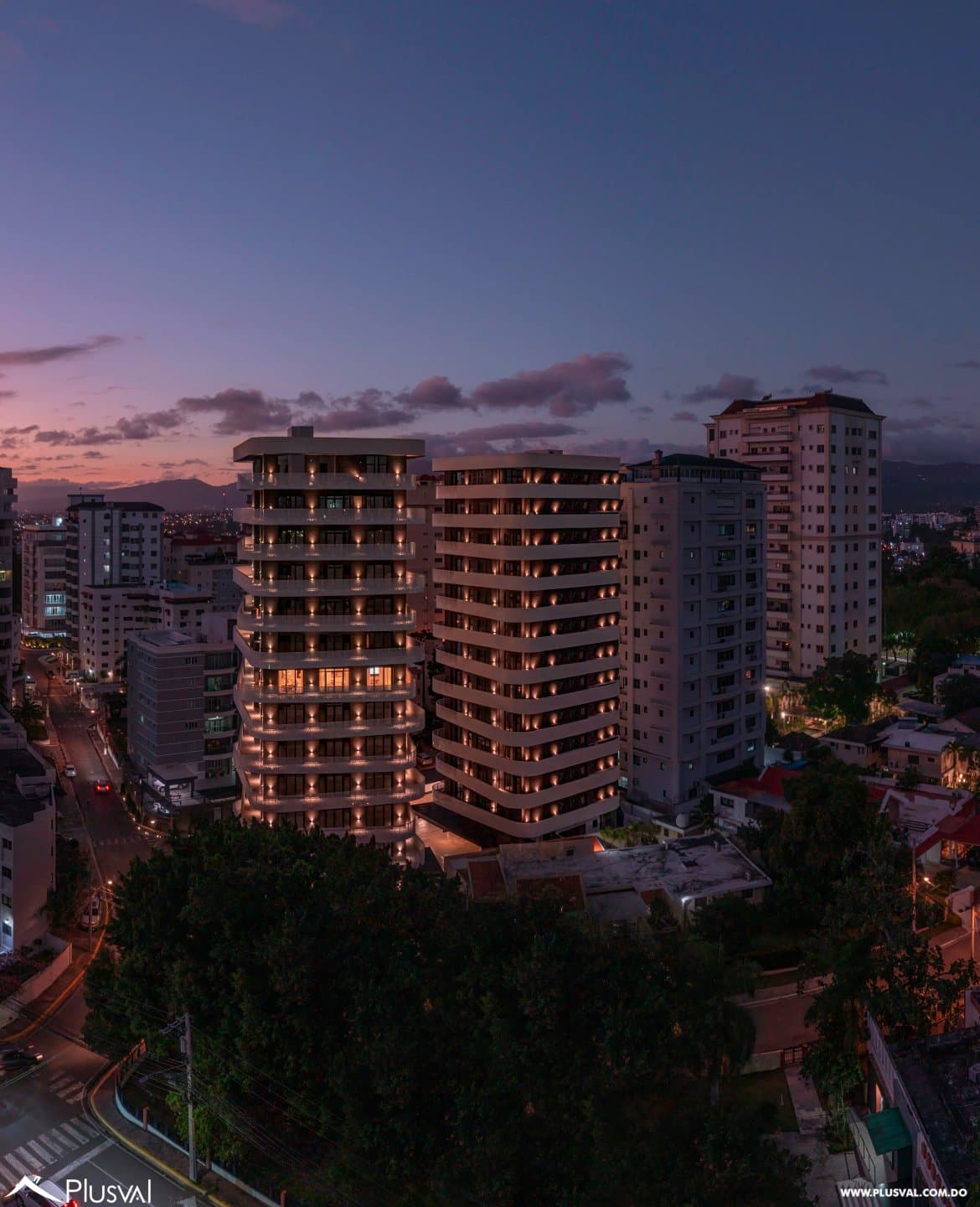 Apartamento en venta en Impresionante Torre en La Trinitaria - Image 1
