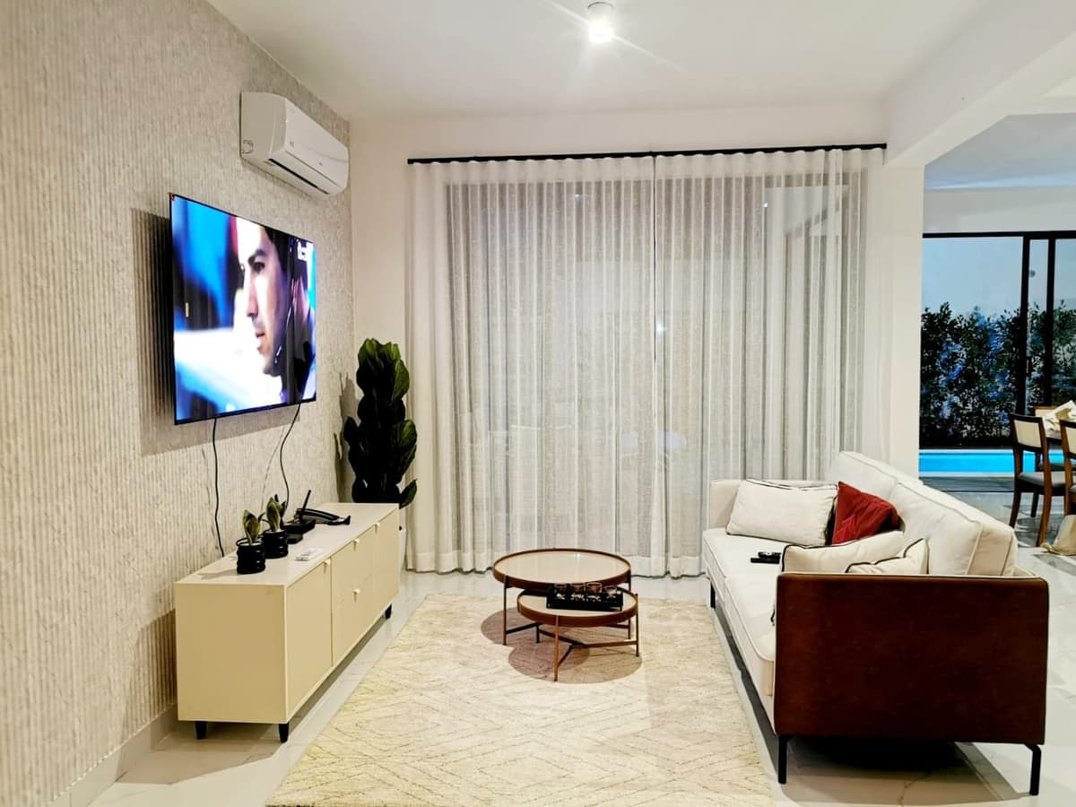 Paradise Village beautiful 3 BR villa with private pool, fully furnished and move-in or rental ready - Paradise Village close to Downtown - Image 3