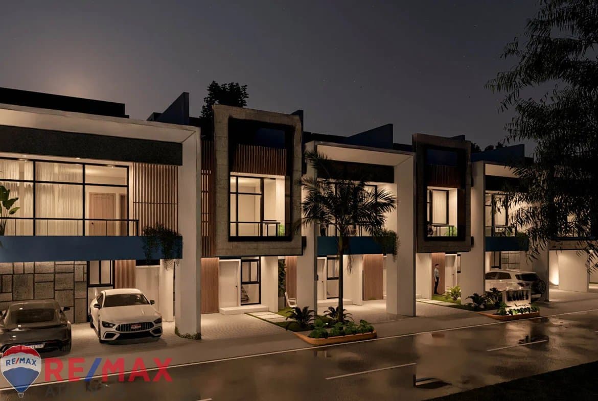 ¡OPORTUNIDAD ÚNICA – VILLA SEMI-TERMINADA EN PLAYA CHIQUITA!