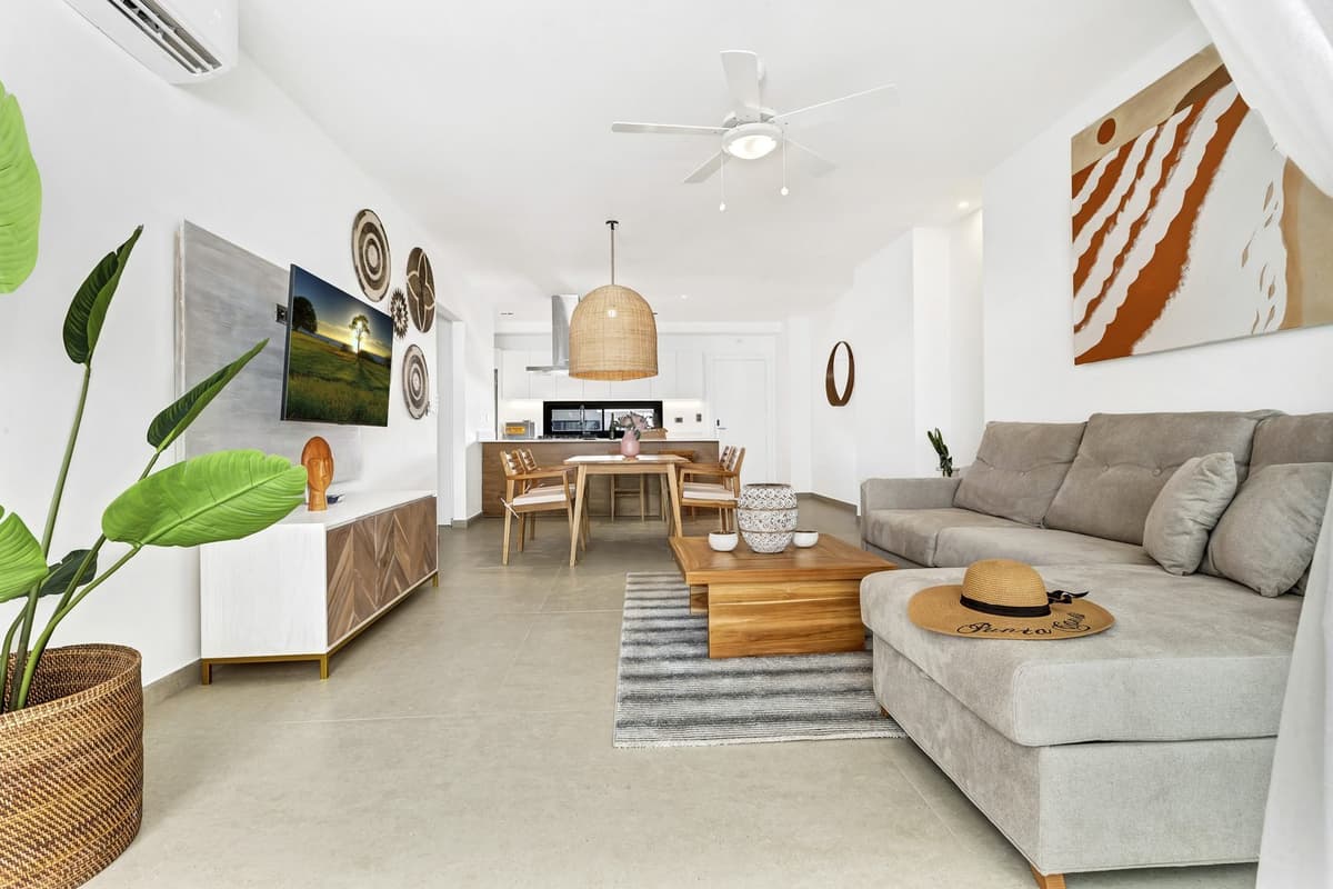 Luxury 2-Bedroom Condo with Private Jacuzzi & Ocean View - Image 2