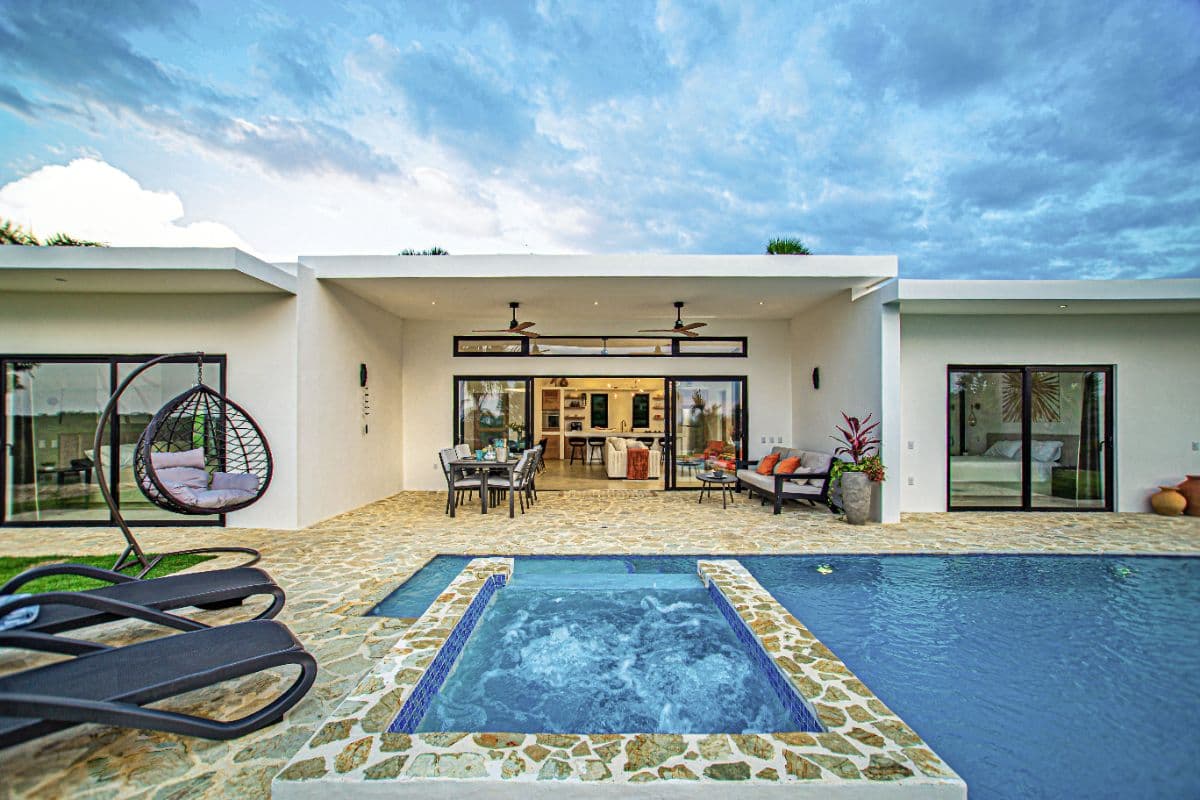 Summer house, a tropical nest, comfortable and exquisite. (Open to deals. Make me your OFFER) - Image 4