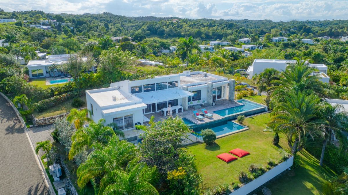 The villa dreamed up by Pablo Escobar, it can be yours