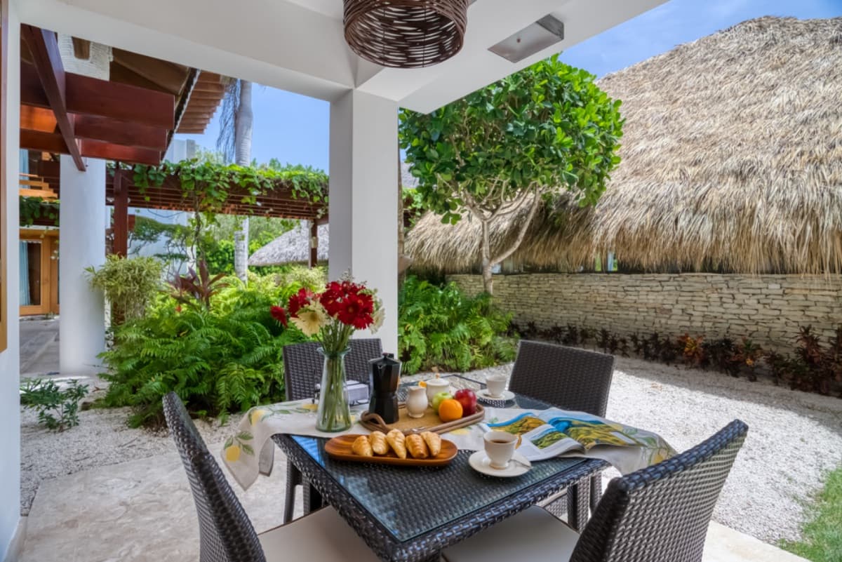 Elegant Furnished Villa in Cap Cana, 5 Bedrooms + 2 Service Quarters - Image 3