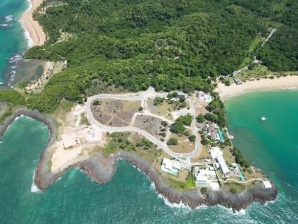 Exclusive Beachfront Development Opportunity in Playa El Limón, Samaná, Dominican Republic - Image 1