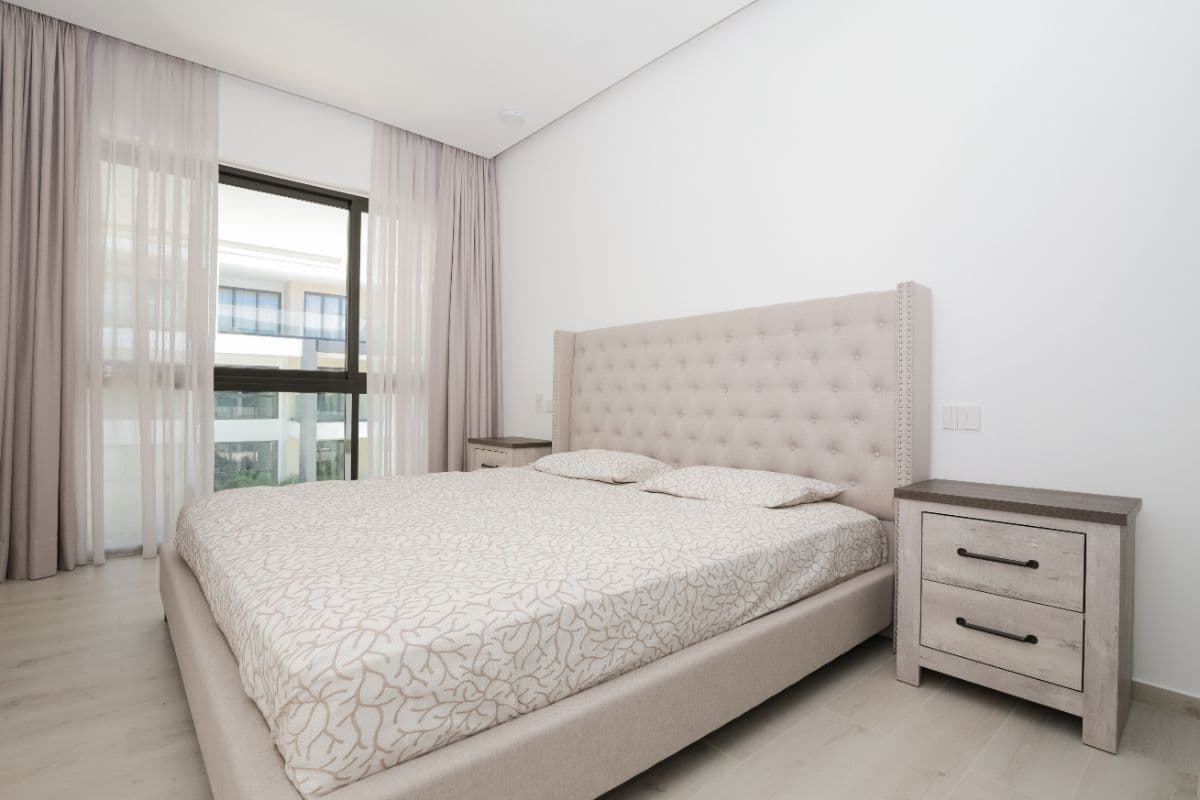 Beachfront Investment Opportunity with Private Beach – Turnkey 1-Bedroom Unit - Image 2