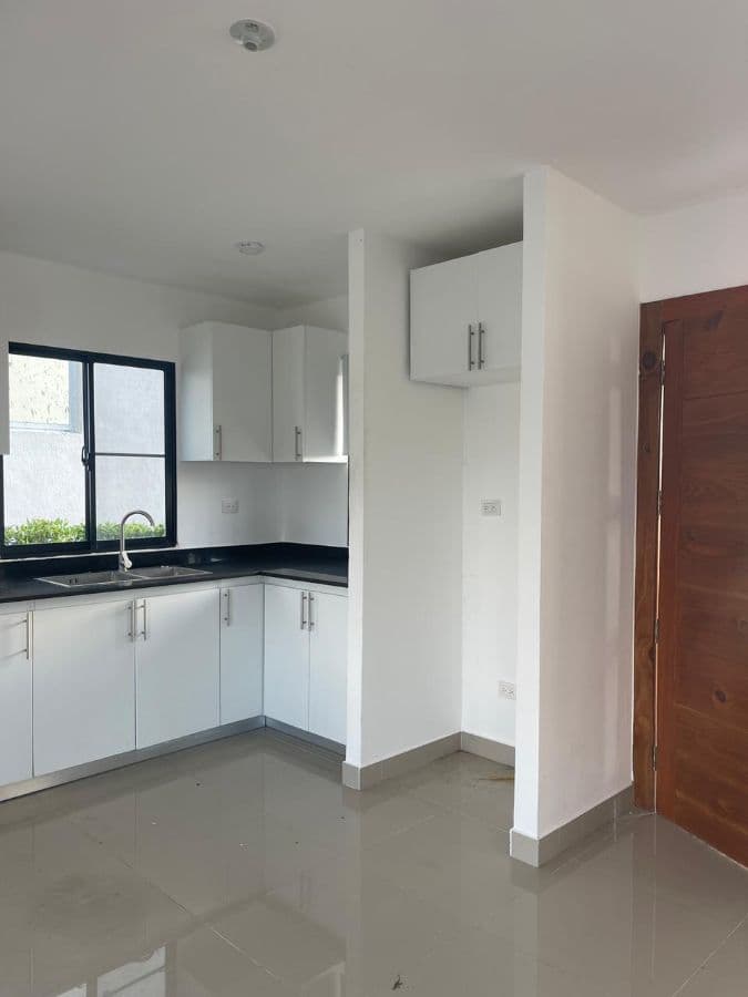 VILLA MODERNA 101 M² EN BÁVARO | 2 PARQUEOS + PATIO | USD 130,000 - Image 4