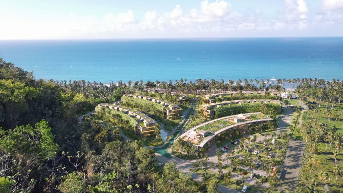 Beachfront Luxury Residence with Private Rooftop Jacuzzi in Las Terrenas - Image 2