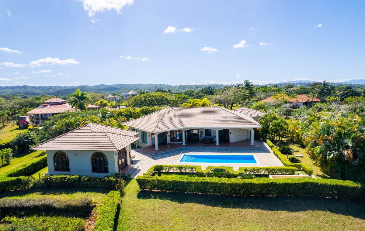FIRE SALE!!! 145K Price Reduction!!! 5 bedroom Oceanview Hillside Estate - Image 2