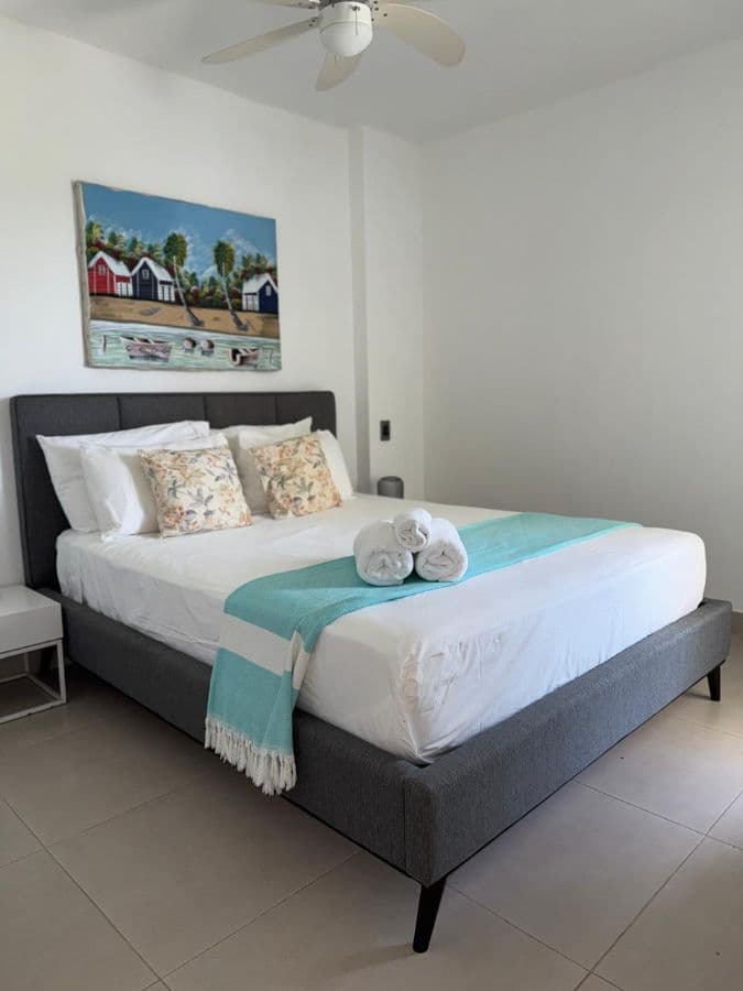 Fully Furnished 2-Bedroom Apartment in Los Corales - Image 3