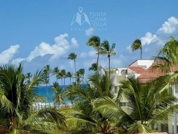 Beachfront 2-Bedroom Penthouse Available in Playa Turquesa, Bávaro – Prime Punta Cana Real Estate Opportunity