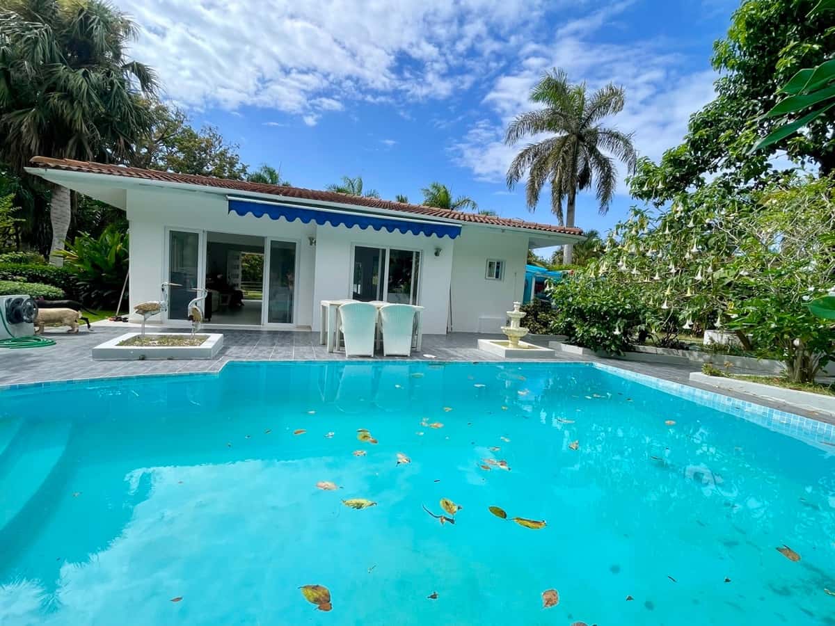 Charming Tropical Villa in a Peaceful Gated Community - Living Surrounded by Nature