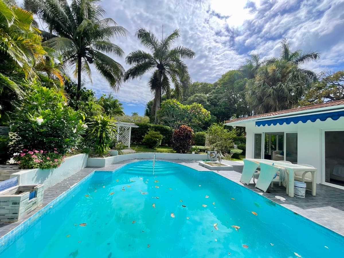 Charming Tropical Villa in a Peaceful Gated Community - Living Surrounded by Nature - Image 3