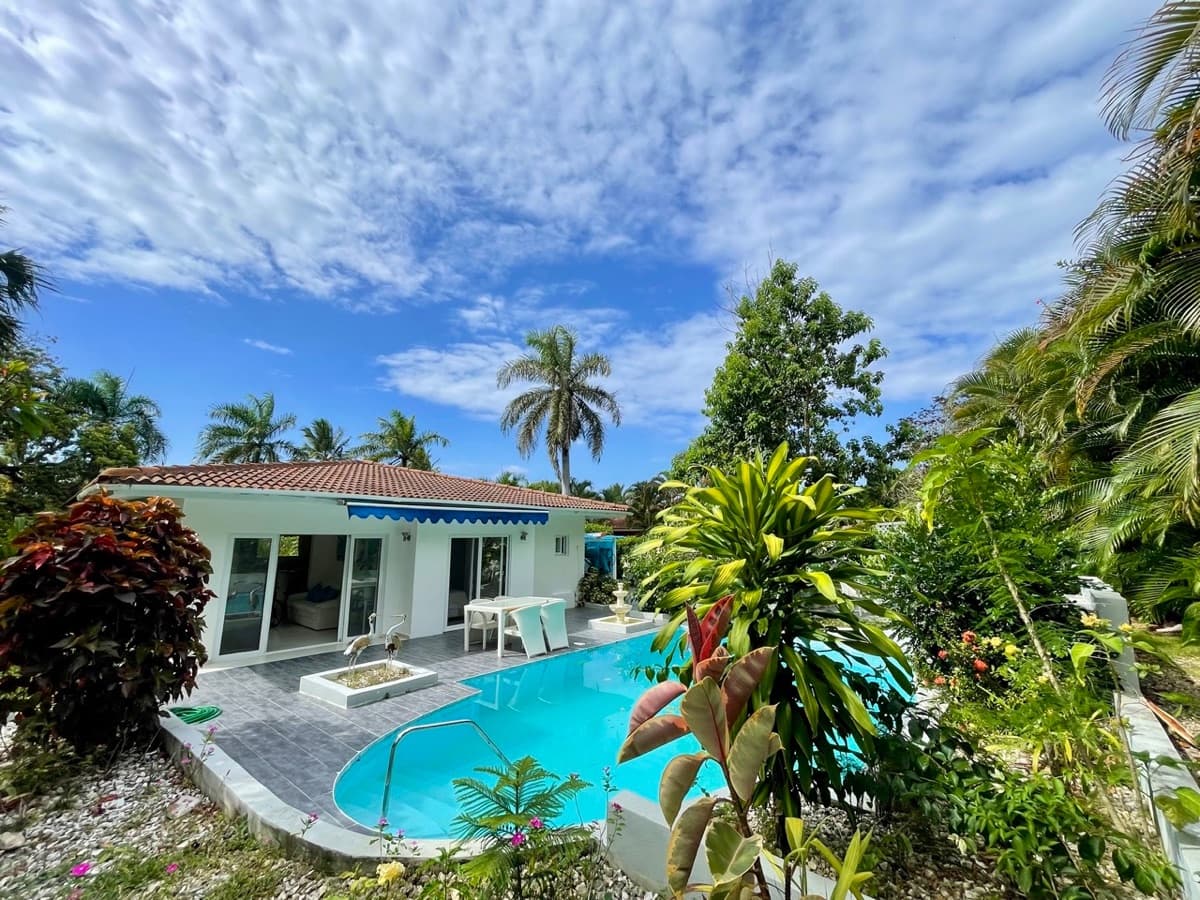 Charming Tropical Villa in a Peaceful Gated Community - Living Surrounded by Nature - Image 5