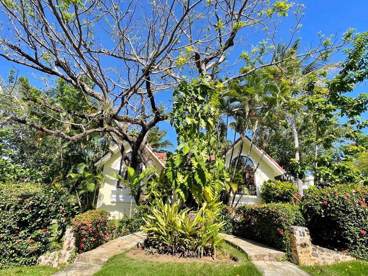 Fully Furnished Caribbean Villa with Private Pool – Excellent Value & Renovation Potential - Image 5