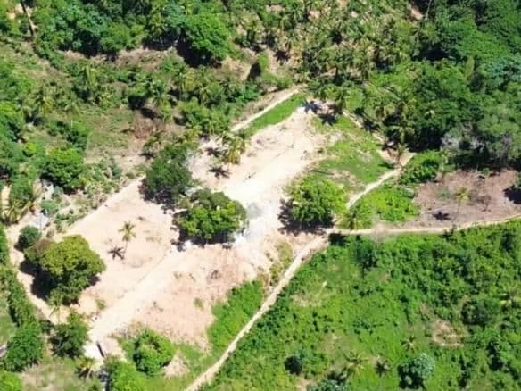 Prime Oceanfront Land for Sale in Samaná: Exclusive Monte Rojo Hillside Lots - Image 1