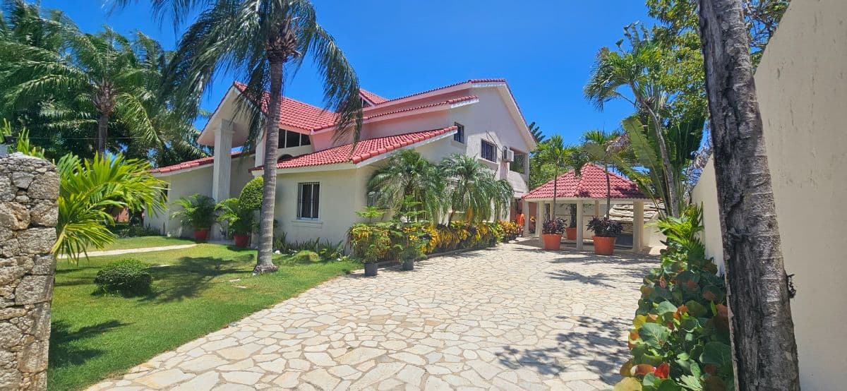 5 bedroom Villa in Sosua - Image 1