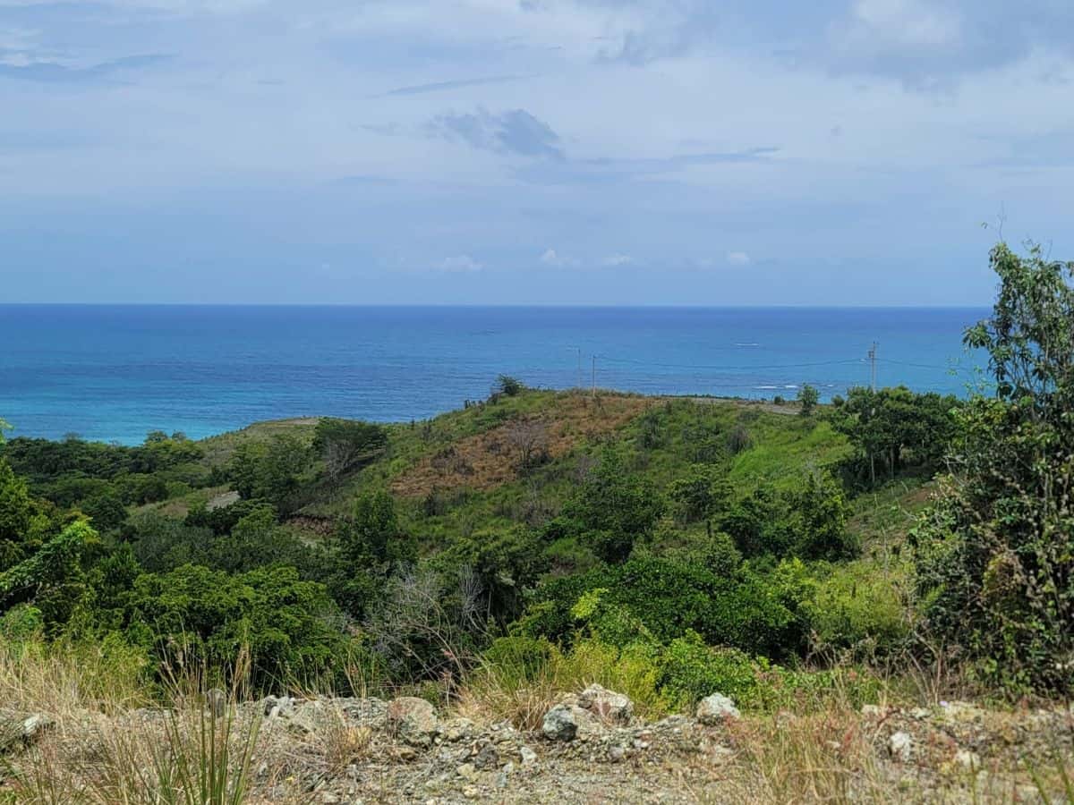 Terreno en venta con vista al mar en Gaspar Hernández