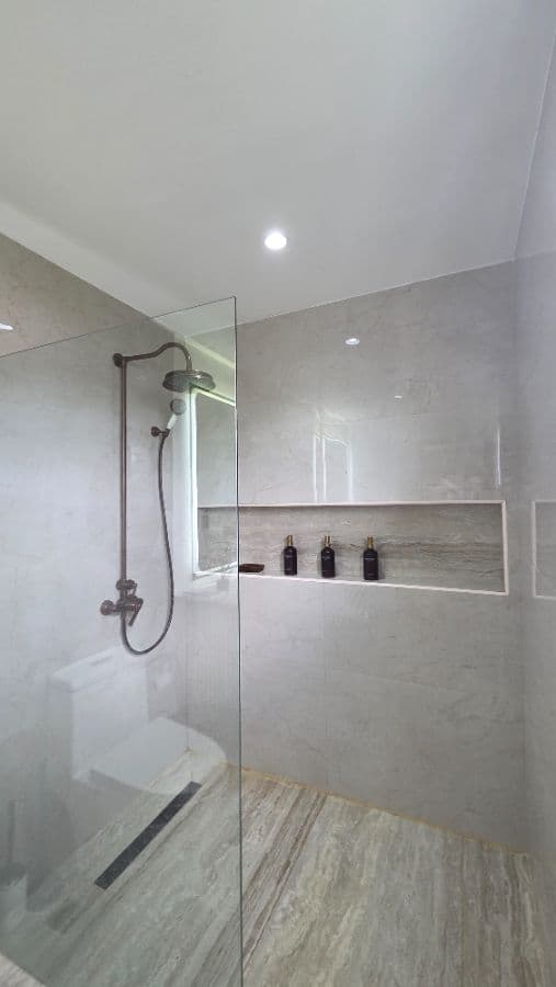 Stunning 4Bedroom House in a Gated Community - Image 2