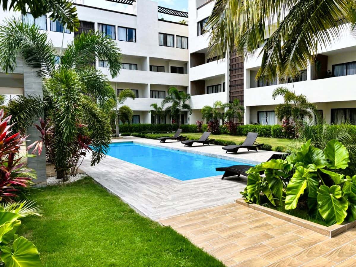 Tropical Paradise Penthouse with JACUZZI