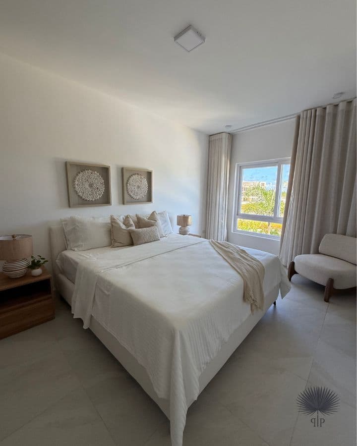 Spacious 2 Bedroom Condos with Beach Access - Image 5