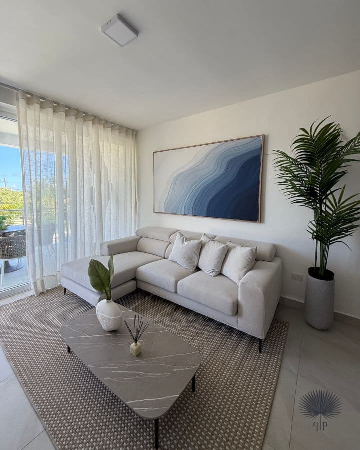 Spacious 2 Bedroom Condos with Beach Access - Image 2