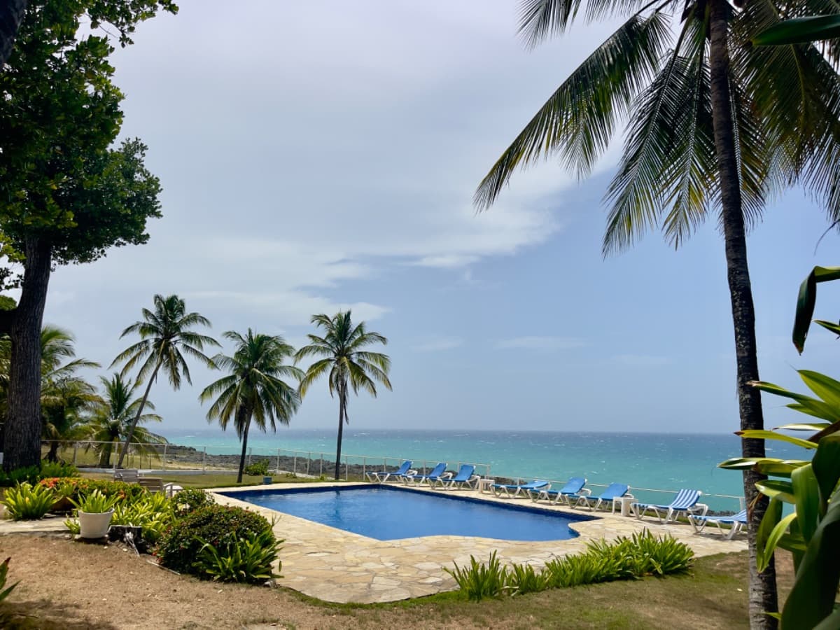 A Rare Oceanfront Opportunity — 5,400 m² of Land in Two Lots - EXCEPTIONAL COLONIAL-STYLE OCEANFRONT ESTATE — Playa Chiquita, Sosúa - Image 5