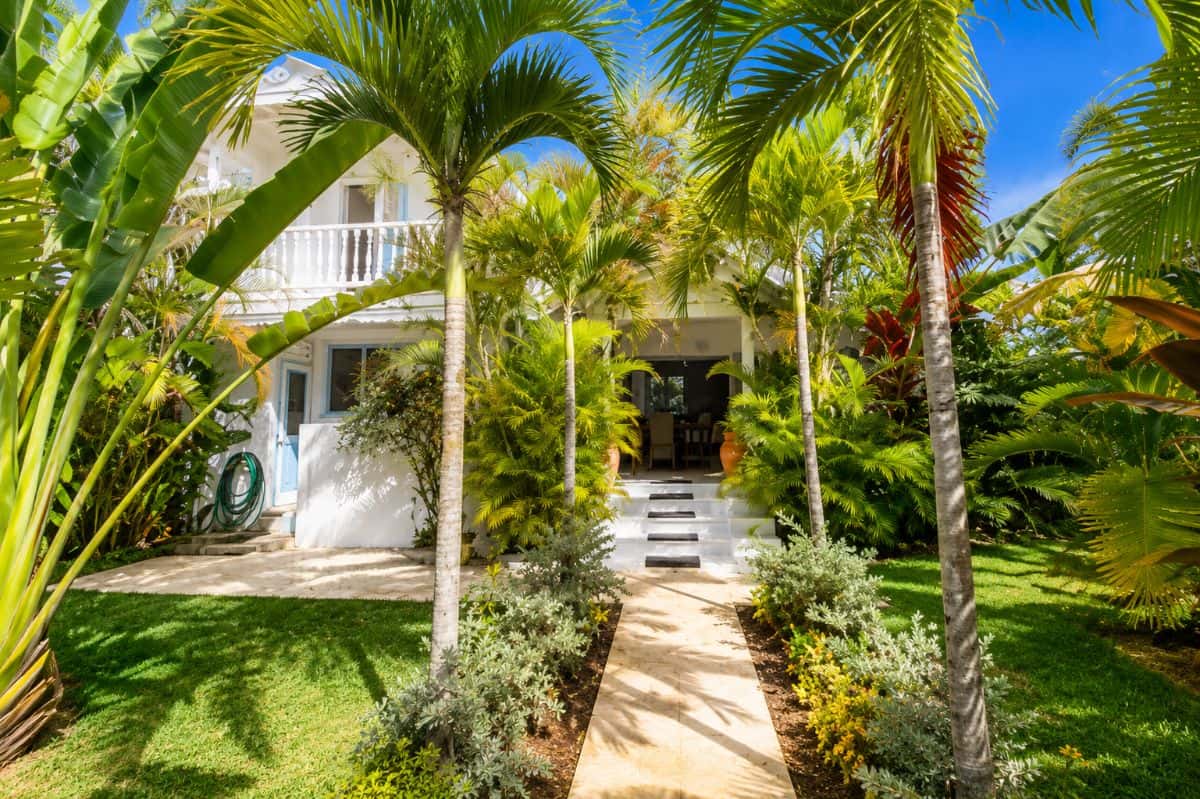 🌴 Elegant Caribbean-Style Villa with Private Jacuzzi – Near Playa Popy