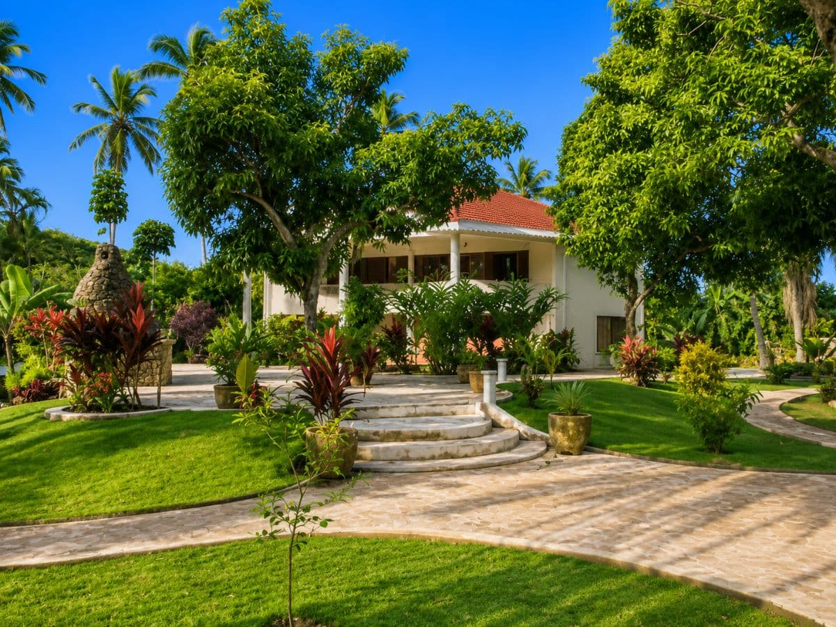 🌴 Exceptional Colonial Estate with Tropical Grounds, Pool & Independent Apartment – Las Terrenas - Image 4