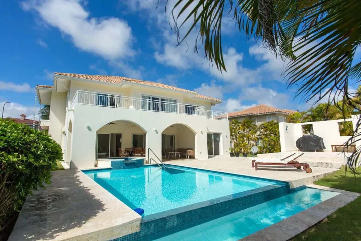 Luxurious 4 BR golf villa, fully furnished and move-in ready – Cocotal Golf and Country Club