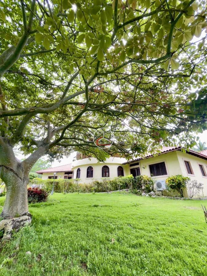 Cradled in serenity – Villa in El Choco