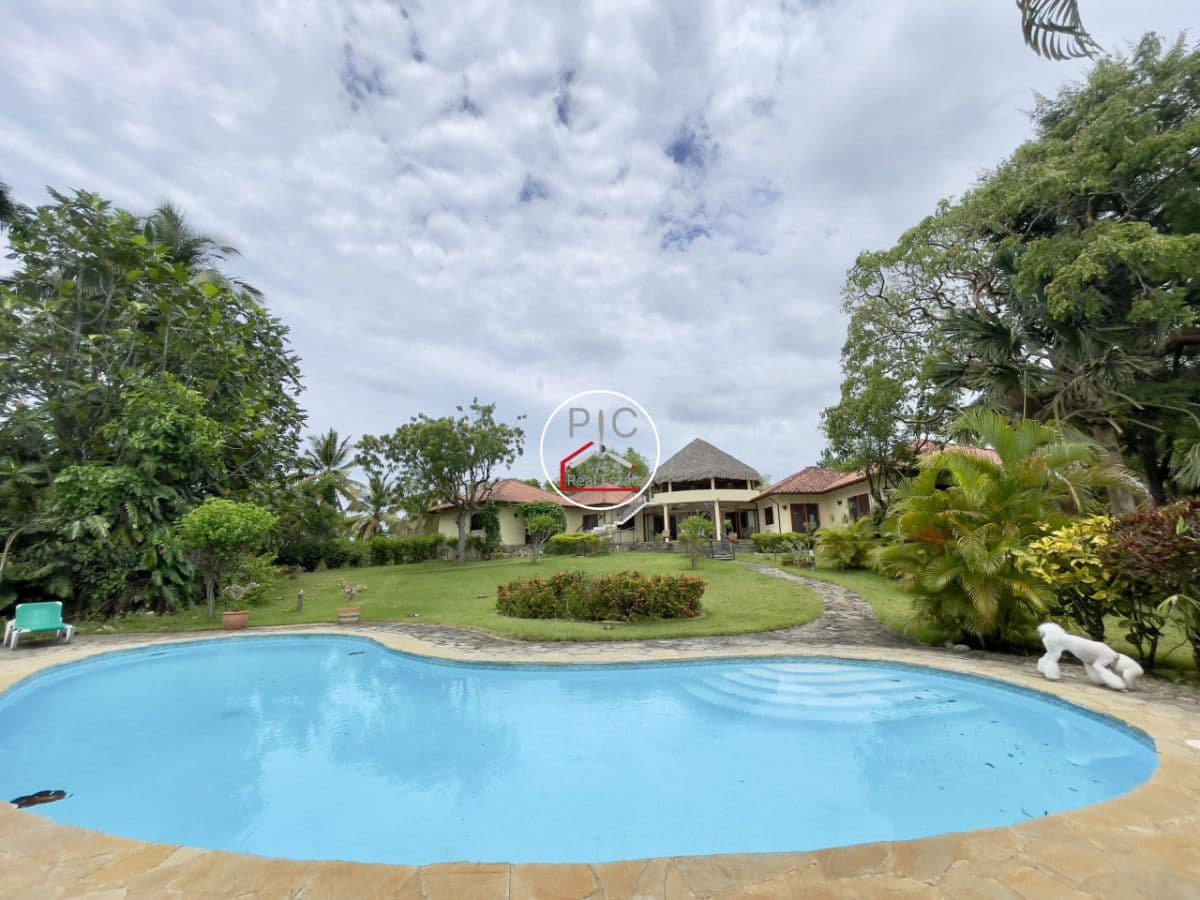 Cradled in serenity – Villa in El Choco - Image 3