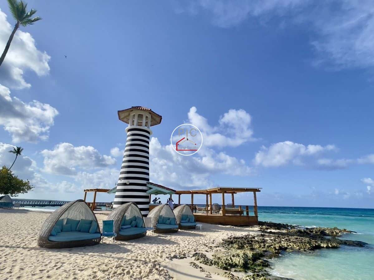 Design. Nature. Comfort.- Modern Living by the Caribbean Sea – New Residential Apartment