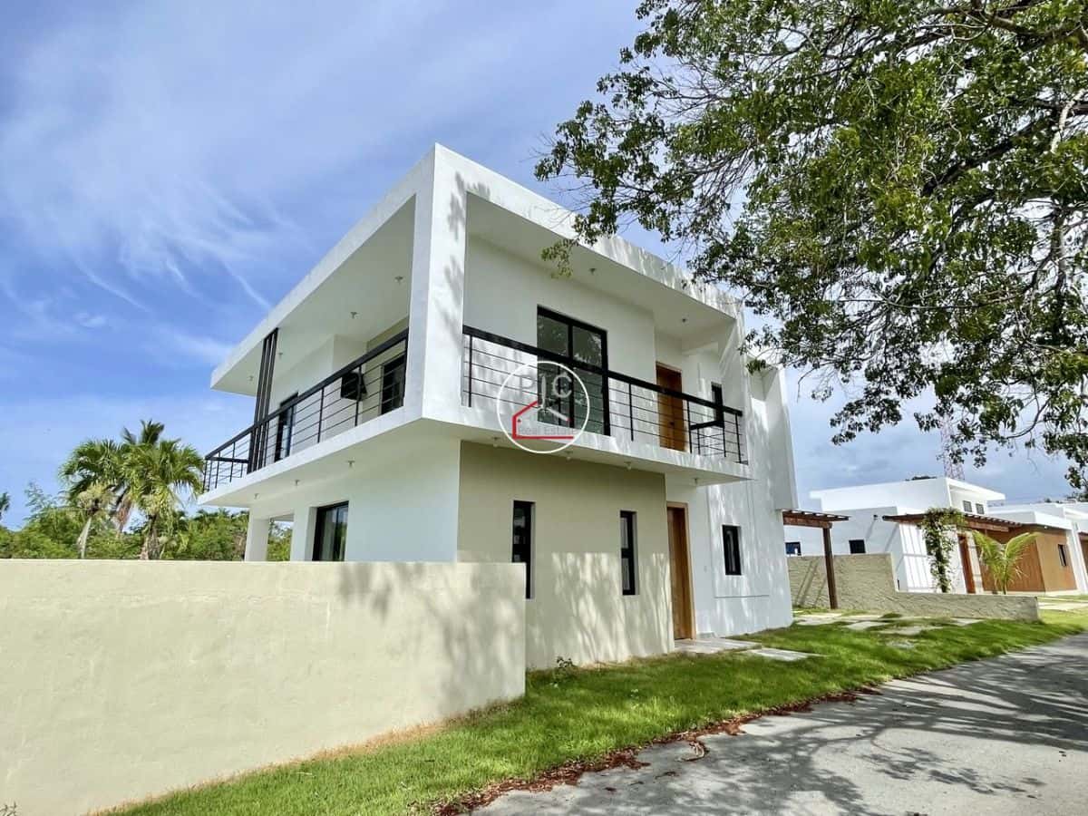 Stylish 3-Bedroom "Villa II" in Perla Marina, Just Steps from the Beach