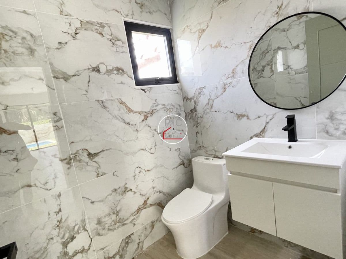 Stylish 3-Bedroom "Villa II" in Perla Marina, Just Steps from the Beach - Image 5