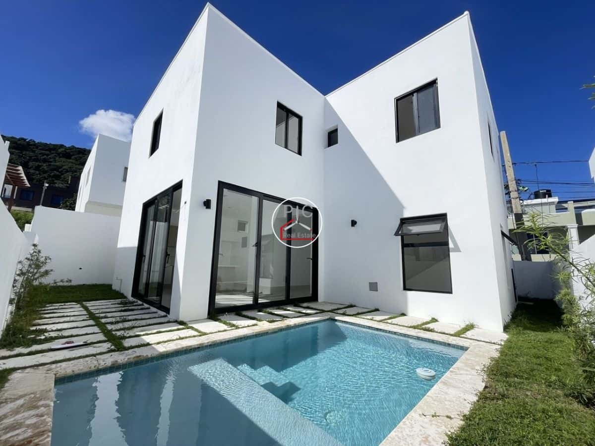 Spacious 2-Storey Villa with Pool in Torre Alta, Puerto Plata
