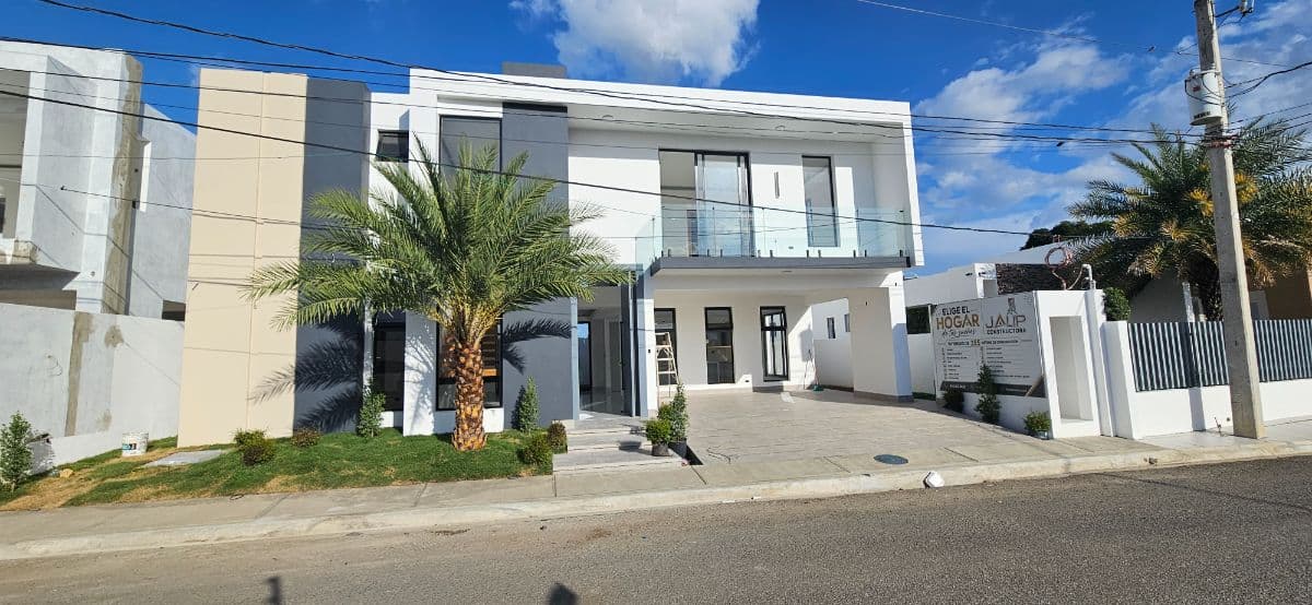 Casa en Urbanizacion Don Jose Maria - Image 1