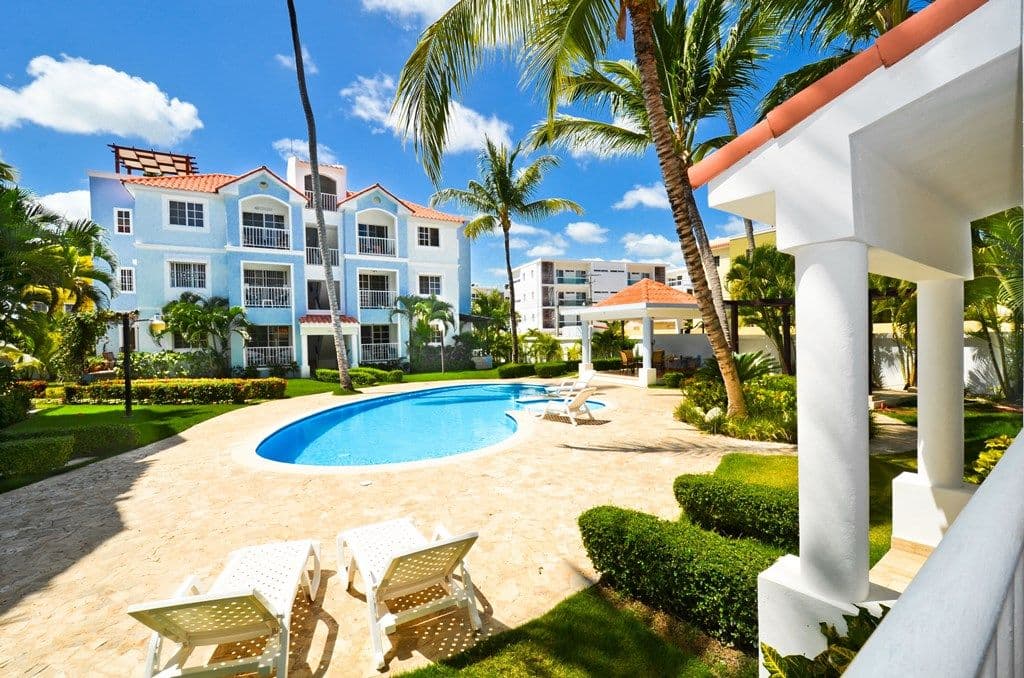 Bright. Updated. Pool Views. - Image 4