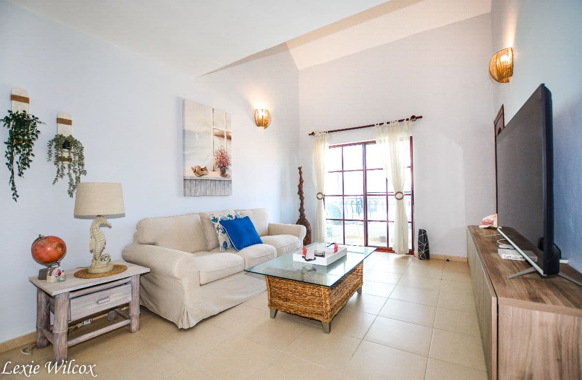 2 BEDROOM PENTHOUSE WITH PRIVATE ROOFTOP TERRACE - Image 4